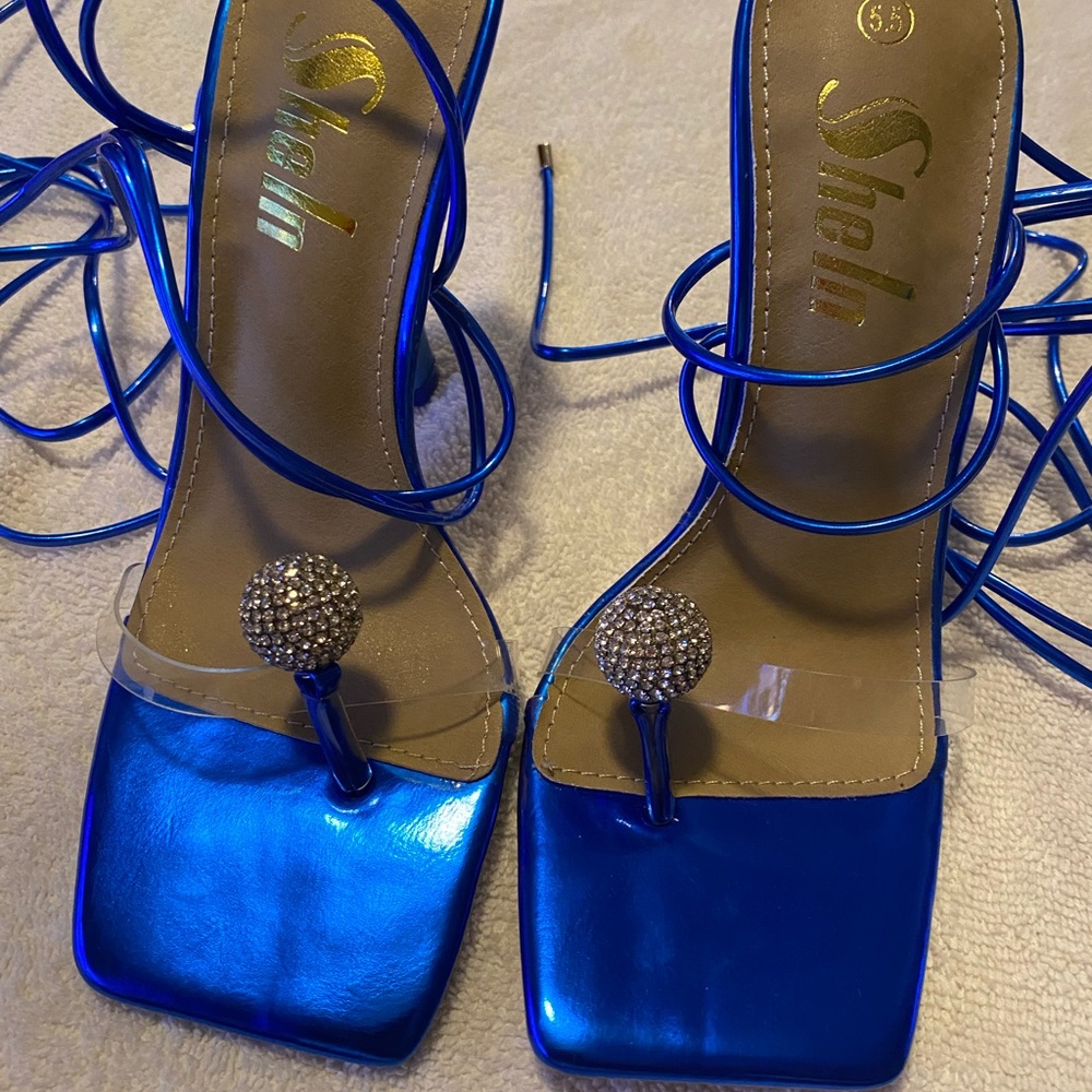 Brand New Stylish Heels By SHE IN - Size 5.5 - Heel Height 4 1/2 “ - box 12